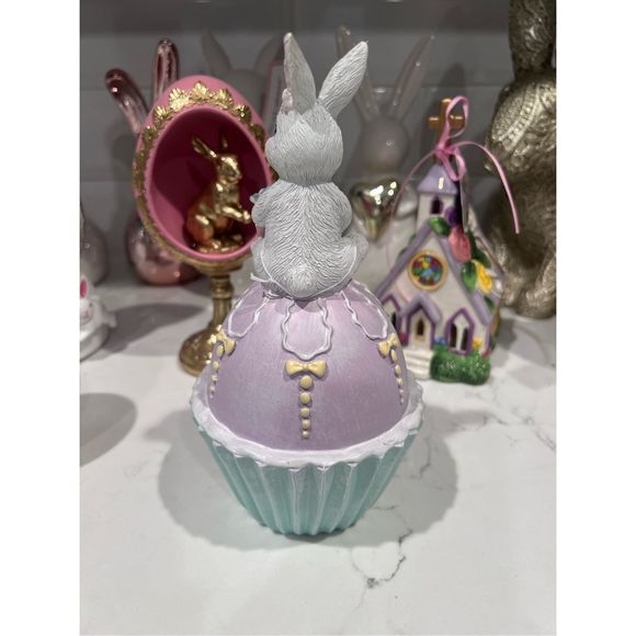 Tik Tok Viral Cupcakes and Cashmere Easter Bunny Cupcake Decor - Picture 5 of 6